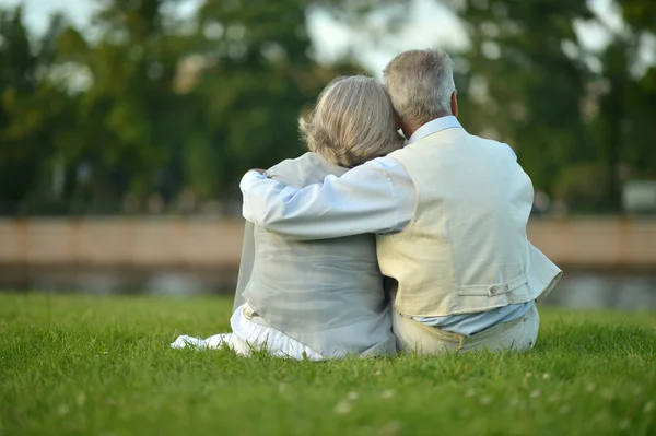 Mature couple in town — Stock Photo, Image