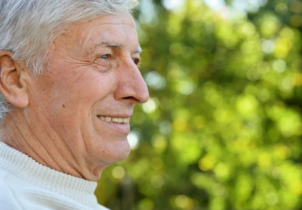 Gelukkig bejaarde man — Stockfoto