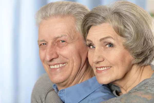 Feliz pareja de ancianos — Foto de Stock