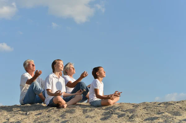 Family relaxing — Stock Photo, Image