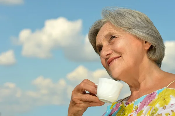 Woman with coffee — Stock Photo, Image