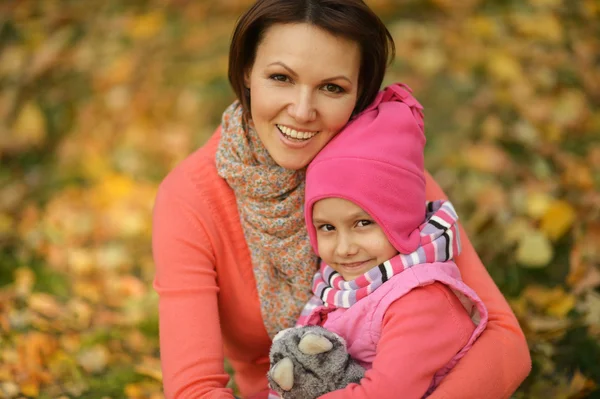 Mutter mit ihrer Tochter — Stockfoto