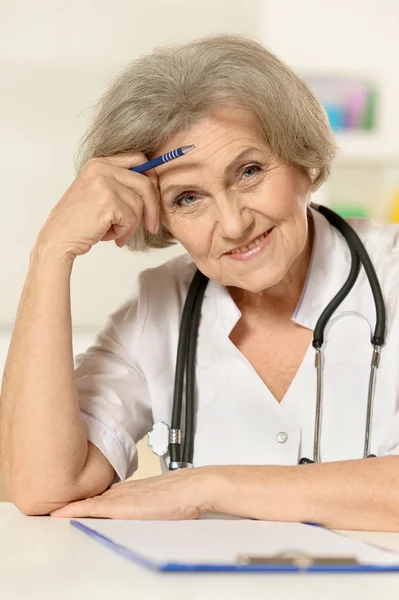 Elderly woman doctor — Stock Photo, Image