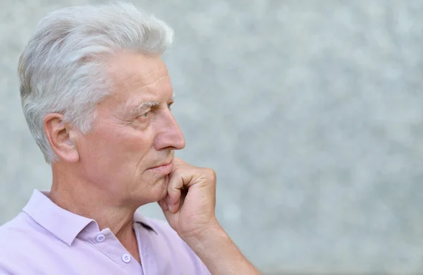 Thoughtful senior man — Stock Photo, Image