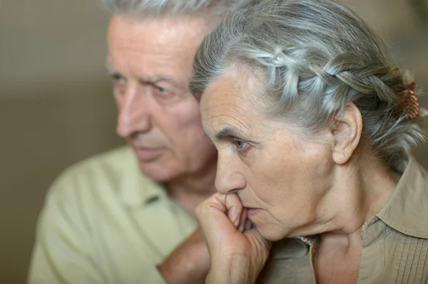 Porträtt av sjuka äldre par — Stockfoto