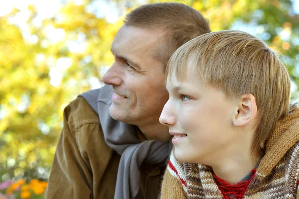 Padre con suo figlio — Foto Stock