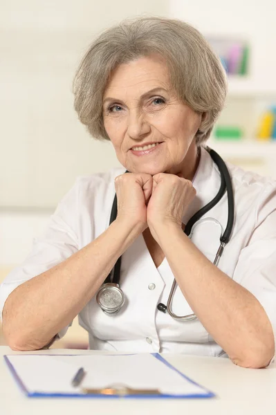 Elderly woman doctor — Stock Photo, Image