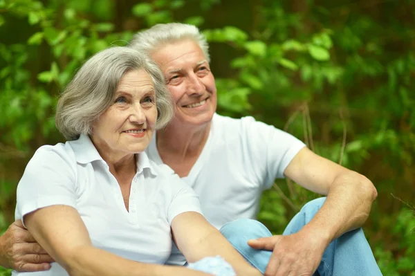 Elder couple in summer — Stock Photo, Image