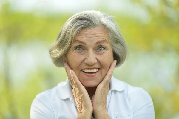 Senior  woman on nature — Stock Photo, Image