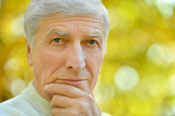 Thoughtful  elderly man — Stock Photo, Image