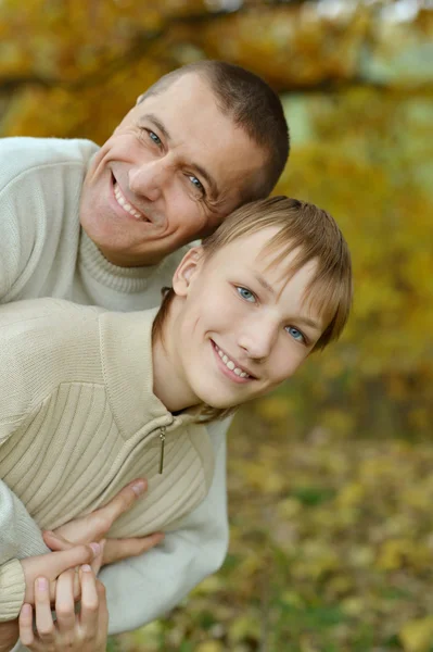 Father and son in  park — Stock Photo, Image