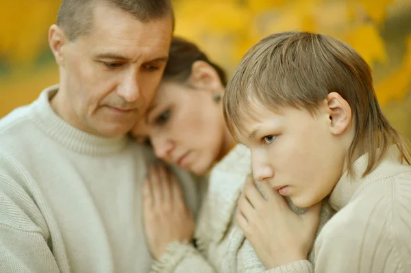 Portrait d'une famille triste — Photo