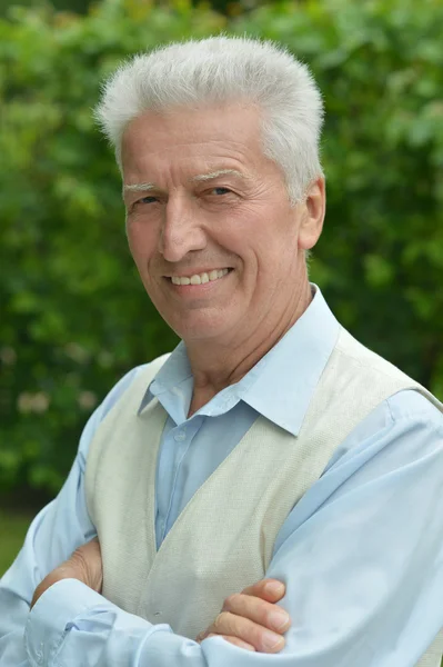 Smiling elderly man — Stock Photo, Image