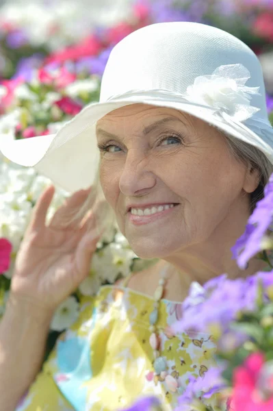 Smiling senior woman — Stock Photo, Image