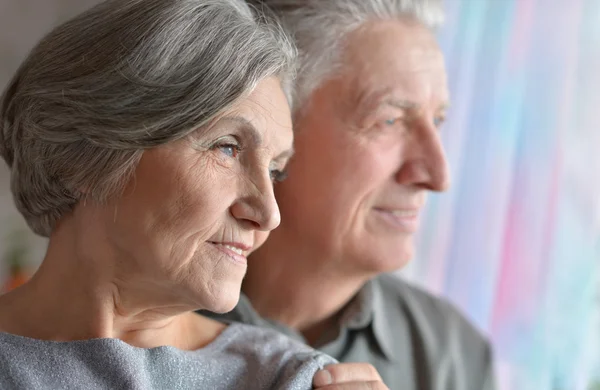 Oudere echtpaar thuis — Stockfoto