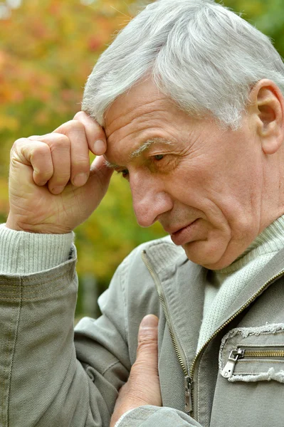 Thoughtful elderly man — Stock Photo, Image