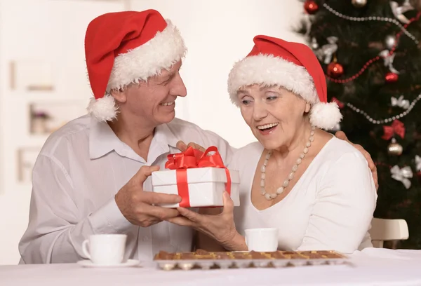 Amusing old couple — Stock Photo, Image