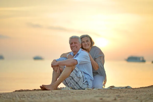 Senior couple  at sea — Stock Photo, Image
