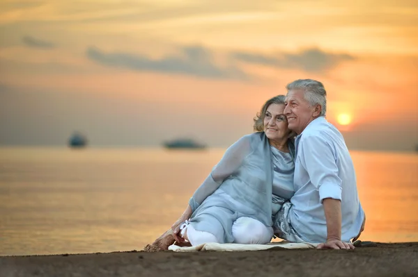 Senior couple  at sea — Stock Photo, Image