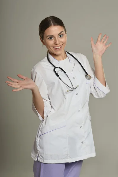 Doctora con estetoscopio — Foto de Stock