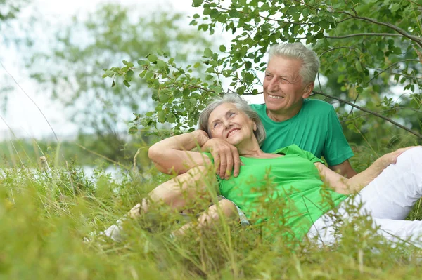 Amusing old couple — Stock Photo, Image