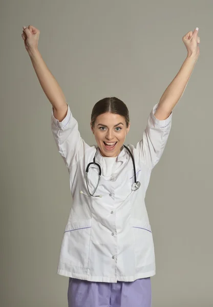 Läkare gestikulerande seger symbol — Stockfoto