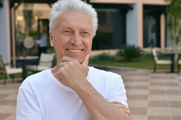 Mature man on vacation — Stock Photo, Image