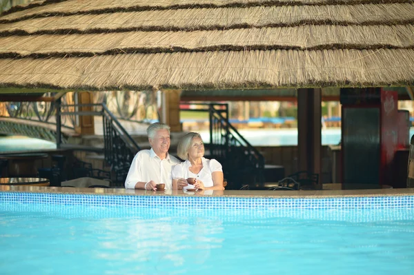 Vieux couple en vacances — Photo