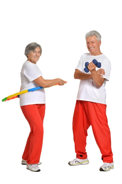 Äldre par i ett gym — Stockfoto
