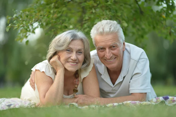 Heureux vieux couple — Photo