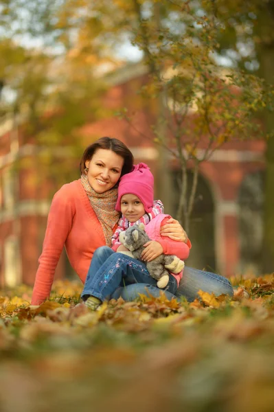 Madre con su hija — Foto de Stock