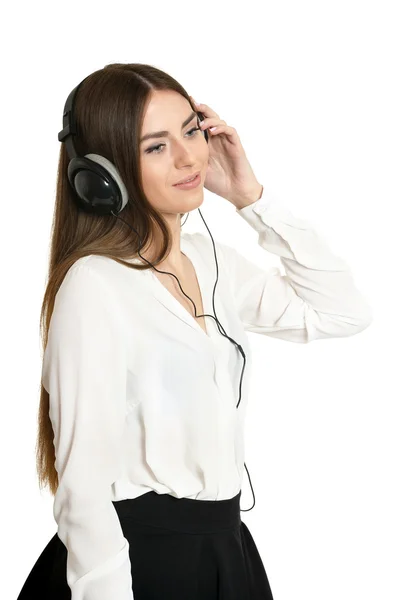 Chica escuchando música en los auriculares . —  Fotos de Stock