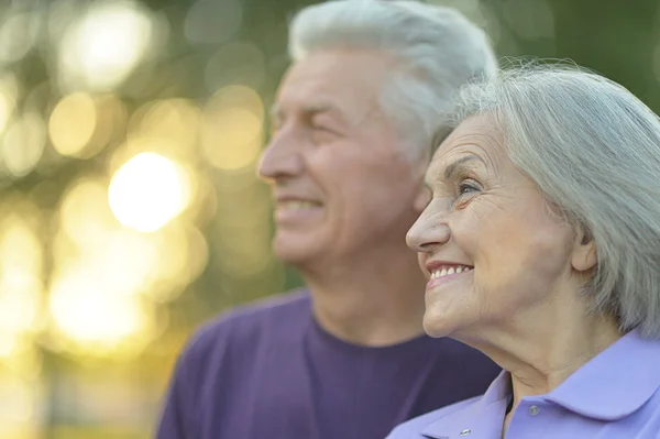 Bejaarde echtpaar samen — Stockfoto