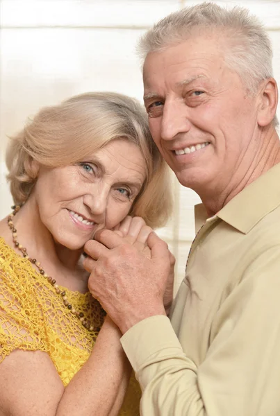 入札高齢者のカップル — ストック写真