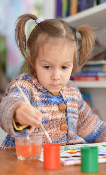 Little girl paint in room — Stock Photo, Image