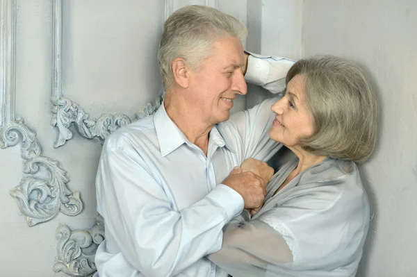 Felice sorridente vecchia coppia — Foto Stock