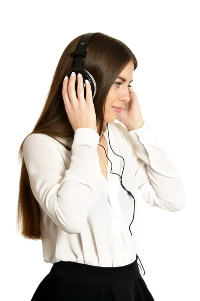 Chica escuchando música en los auriculares . —  Fotos de Stock