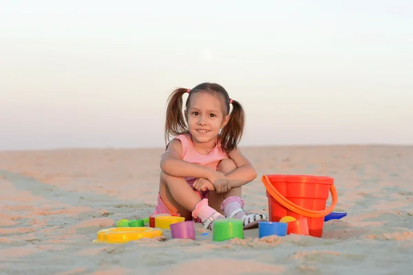 Little girl on beach — Stock Photo, Image