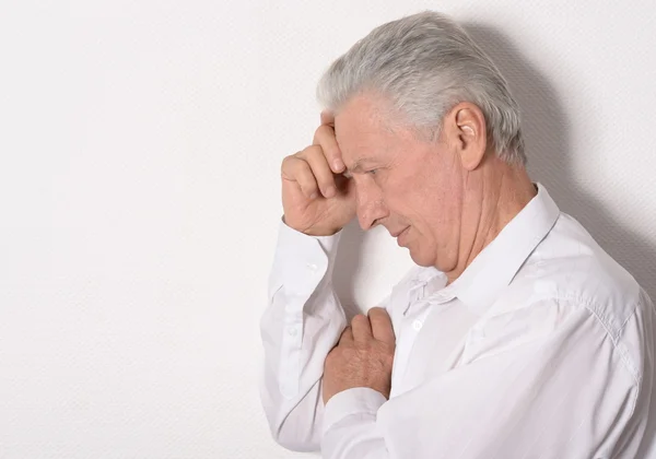 Triste hombre mayor en casa — Foto de Stock