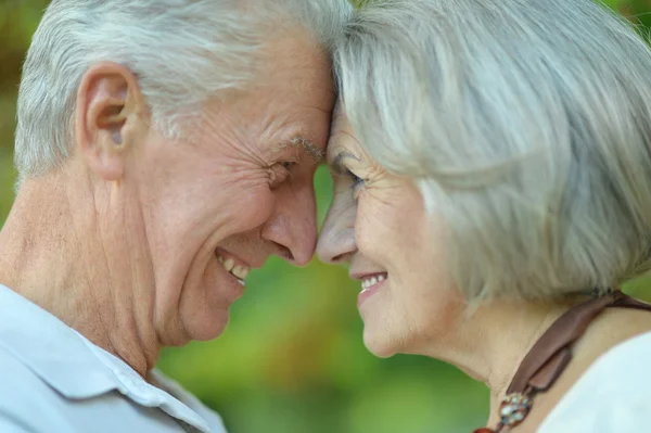 Bejaarde echtpaar samen — Stockfoto