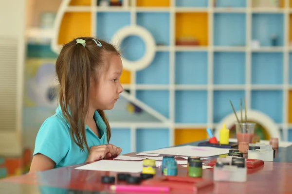 Little girl drawing with paints — Stock Photo, Image