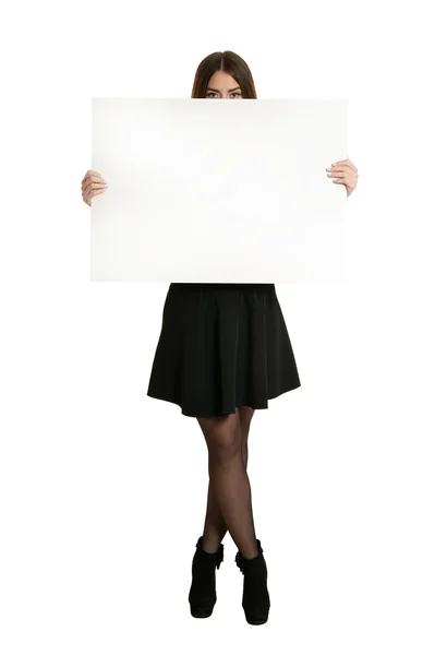 Bella donna e cartello bianco — Foto Stock