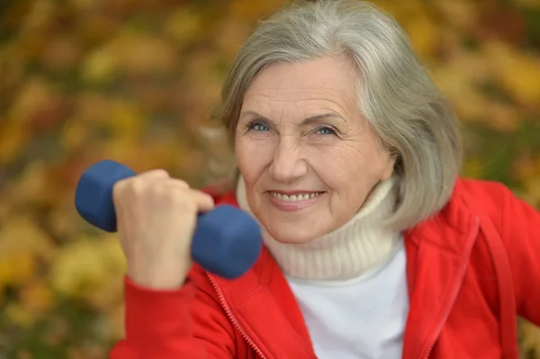 Senior woman exercising — Stock Photo, Image