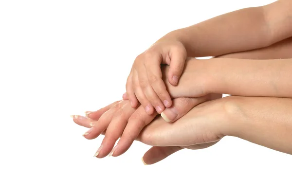 Hände der Mutter mit Mädchenhänden — Stockfoto