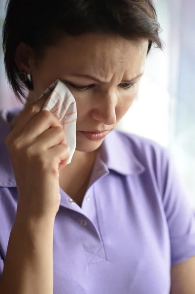 Junge Frau spürt Übelkeit — Stockfoto