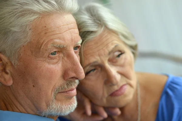 Triste pareja de ancianos —  Fotos de Stock