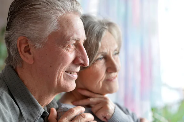 Glückliches Seniorenpaar — Stockfoto