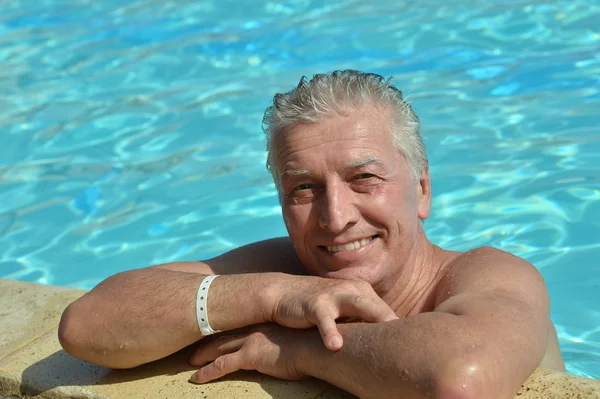 Senior Man in Swimming Pool — Stock Photo, Image
