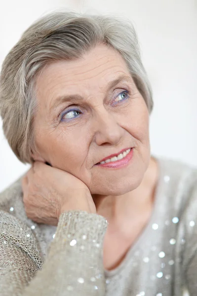 Retrato de uma mulher mais velha — Fotografia de Stock