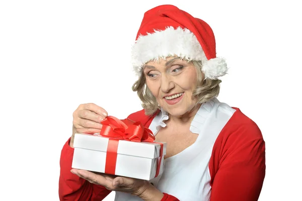 Femme âgée avec un cadeau — Photo